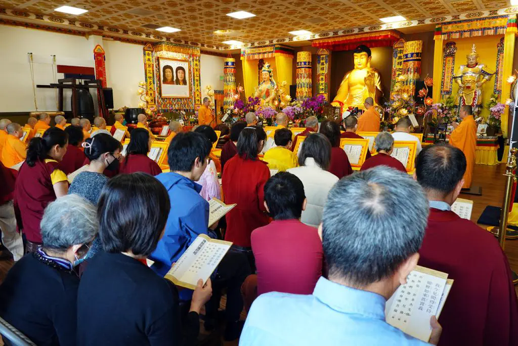 圣蹟寺汇聚慈悲愿力 诵持《阿弥陀经》为苦难众生祈福-图片2
